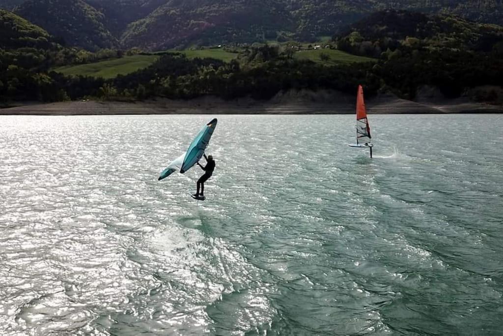 Gite De Charme : La Grange Au Lac Azur Treffort  Exterior foto
